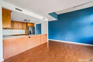 3250 Fairfield Ave, Bridgeport, CT 06605 - Photo 9