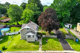 55 Bentley Ave, Norwich, CT 06360 - Photo 3
