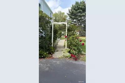 7 Massachusetts Road, Montville, CT 06370 - Photo 3