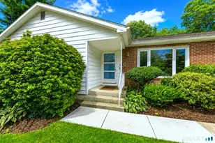 10 Vernon Ct, Woodbridge, CT 06525 - Photo 3