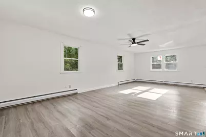 16 Griffin Road South, Bloomfield, CT 06002 - Photo 7