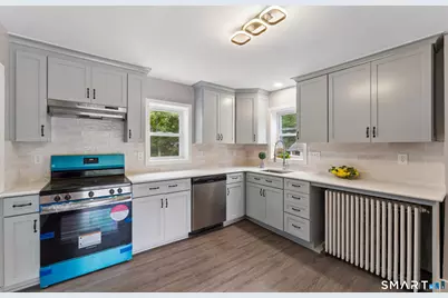 10 Center Street, Windsor Locks, CT 06096 - Photo 9