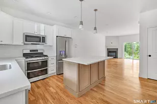 14 Windward Way, Shelton, CT 06484 - Photo 5