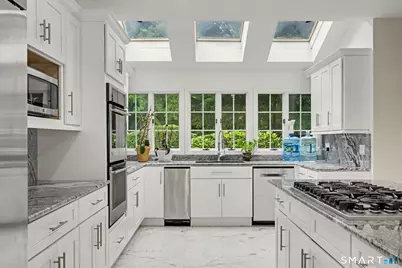 97 Brookhollow Lane, Stamford, CT 06902 - Photo 5