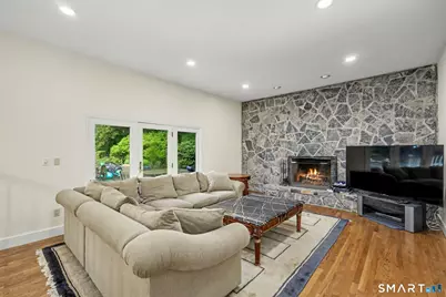 97 Brookhollow Lane, Stamford, CT 06902 - Photo 9
