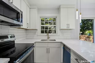 12 Camelot Dr, Norwalk, CT 06850 - Photo 7