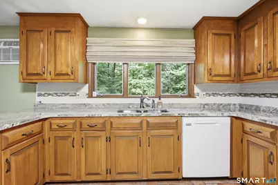 5 Birch Road, Bloomfield, CT 06002 - Photo 15