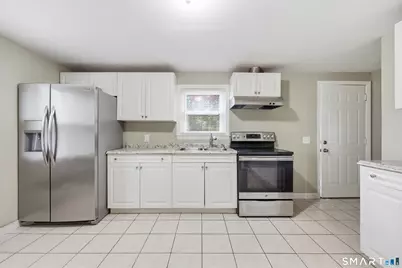 21 Elmfield Street, West Hartford, CT 06110 - Photo 9