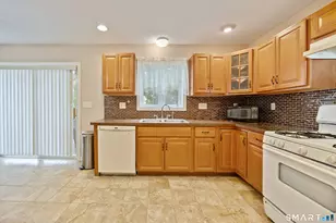 124 Russell St, Waterbury, CT 06708 - Photo 7