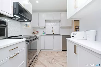 26 Campbell Drive, Stamford, CT 06903 - Photo 3