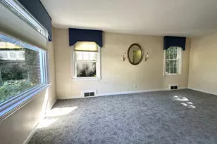 344 Alling St, Berlin, CT 06037 - Photo 9