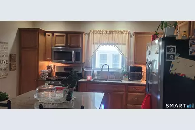 127 North Pearl Street, Meriden, CT 06450 - Photo 9