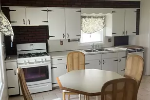 295 Chamberlain Hwy, Meriden, CT 06451 - Photo 19