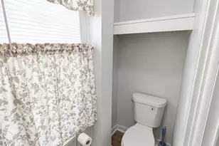 4 Strong St, New Haven, CT 06515 - Photo 7