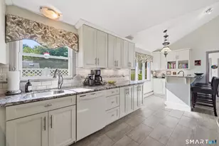 89 Mohegan Dr, West Hartford, CT 06117 - Photo 5