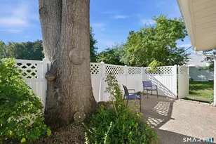 89 Mohegan Dr, West Hartford, CT 06117 - Photo 37