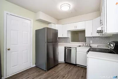 302 Briarwood Court #302, Rocky Hill, CT 06067 - Photo 5