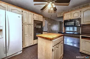 35 Corn Tassle Rd, Naugatuck, CT 06770 - Photo 17