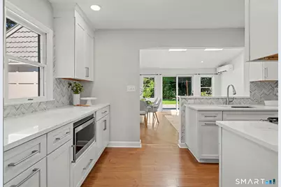 118 Lloyd Drive, Fairfield, CT 06825 - Photo 9