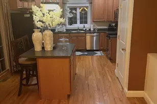 85 Hampton Rd, Waterbury, CT 06708 - Photo 9