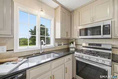 35 Heritage Drive, South Windsor, CT 06074 - Photo 9