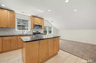 26 Nichols Ave, Stamford, CT 06905 - Photo 21