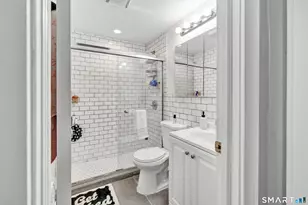 86 Vanguard St, Bridgeport, CT 06606 - Photo 11