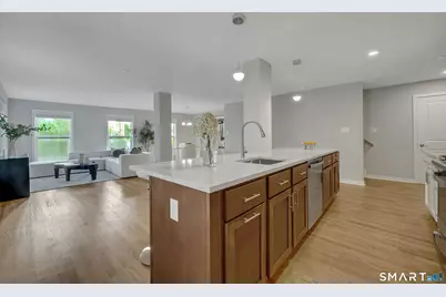 1385 Washington Boulevard #6, Stamford, CT 06902 - Photo 11