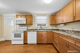 63 Hunt Ln, East Haven, CT 06512 - Photo 7