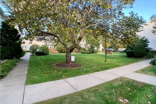 64 E Gate Ln, Hamden, CT 06514 - Photo 21
