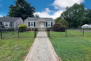 50 Seymour St, Windsor, CT 06095 - Photo 13
