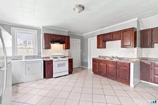 47 Hubbard St, Meriden, CT 06451 - Photo 11