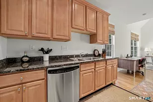 13 Kenington Rd, Avon, CT 06001 - Photo 5