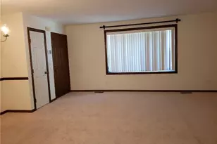 375 Glendale Ave, Bridgeport, CT 06606 - Photo 3