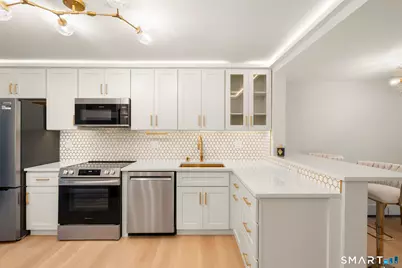 12 Glenville Street #108, Greenwich, CT 06831 - Photo 5