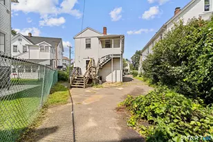 105 Spring St, Middletown, CT 06457 - Photo 9