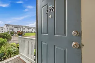 1423 Quinnipiac Ave, New Haven, CT 06513 - Photo 3