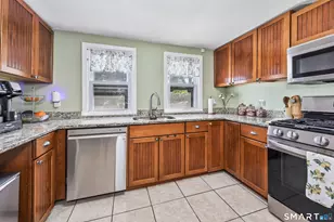 396 Quinn St, Naugatuck, CT 06770 - Photo 9