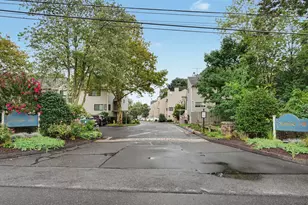 110 Sunrise Hill Rd, Norwalk, CT 06851 - Photo 39