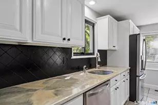 110 Fiddler Green Rd, Stratford, CT 06614 - Photo 13