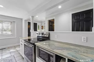 110 Fiddler Green Rd, Stratford, CT 06614 - Photo 9