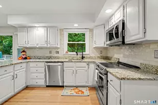 40 Butternut Ln, Stratford, CT 06614 - Photo 11