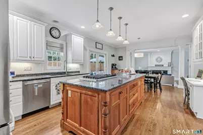 305 South Gate Lane, Fairfield, CT 06890 - Photo 11