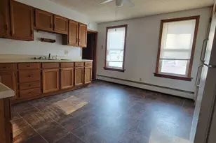 3 Pearl St, Plymouth, CT 06704 - Photo 3