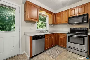 210 Brentwood Dr, Wallingford, CT 06492 - Photo 9