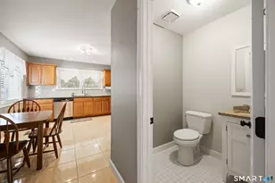 27 Fox Run Ct, Newington, CT 06111 - Photo 5