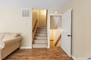 27 Fox Run Ct, Newington, CT 06111 - Photo 13