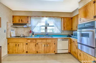 113 Pilgrim Dr, Greenwich, CT 06831 - Photo 11
