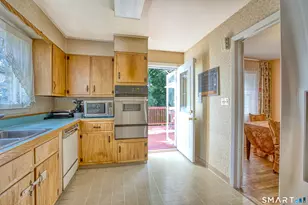 113 Pilgrim Dr, Greenwich, CT 06831 - Photo 9