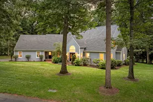 4 Windsor Ct, Farmington, CT 06032 - Photo 1